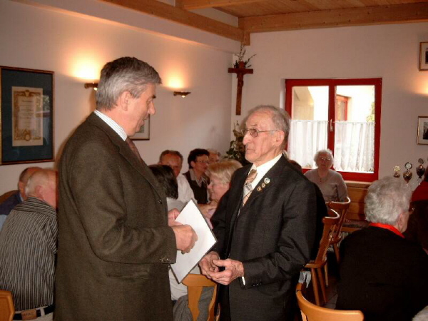 Josef Fenk im Gespräch mit dem ersten Bürgermeister